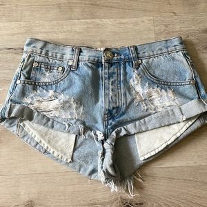 ‼️MOVING SALE ‼️ one teaspoon bandits denim shorts